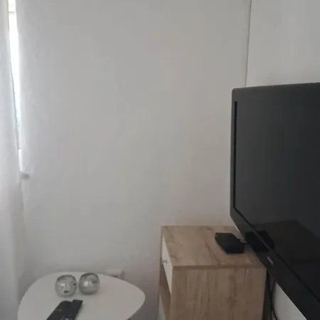 Zvjezda 2 *